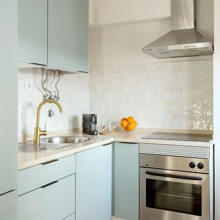 Stunning Views | Chic Apartament Lizbona