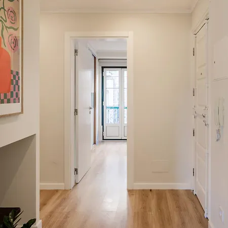 Stunning Views | Chic 리스본