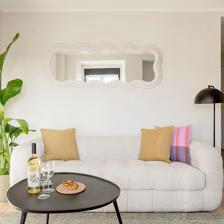 Stunning Views | Chic *