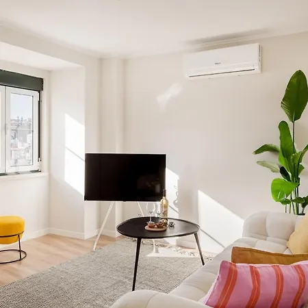 Stunning Views | Chic Apartmán