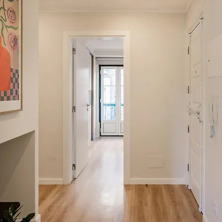 Stunning Views | Chic Apartmán