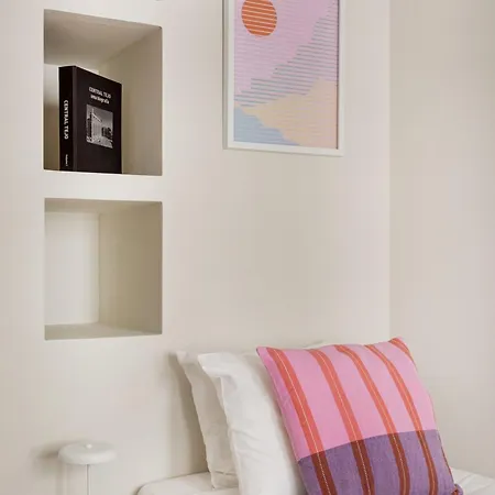 Stunning Views | Chic Apartmán