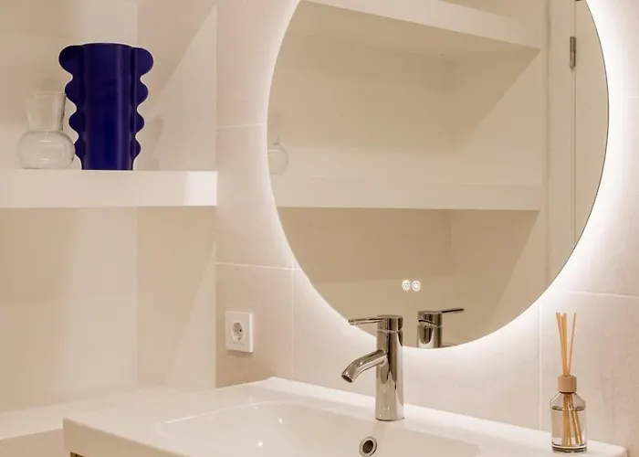 Stunning Views | Chic